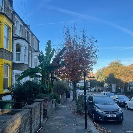 Self-Contained Flat On The 2Nd Floor You Will Share With One Other Guest, In A Family House 2 Minutes Walk From Tufnell Park Station 2Nd Floor With Stairs London Kültér fotó