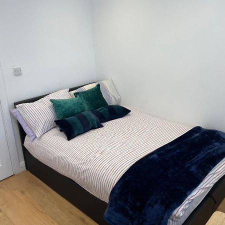Self-Contained Flat On The 2Nd Floor You Will Share With One Other Guest, In A Family House 2 Minutes Walk From Tufnell Park Station 2Nd Floor With Stairs London Kültér fotó