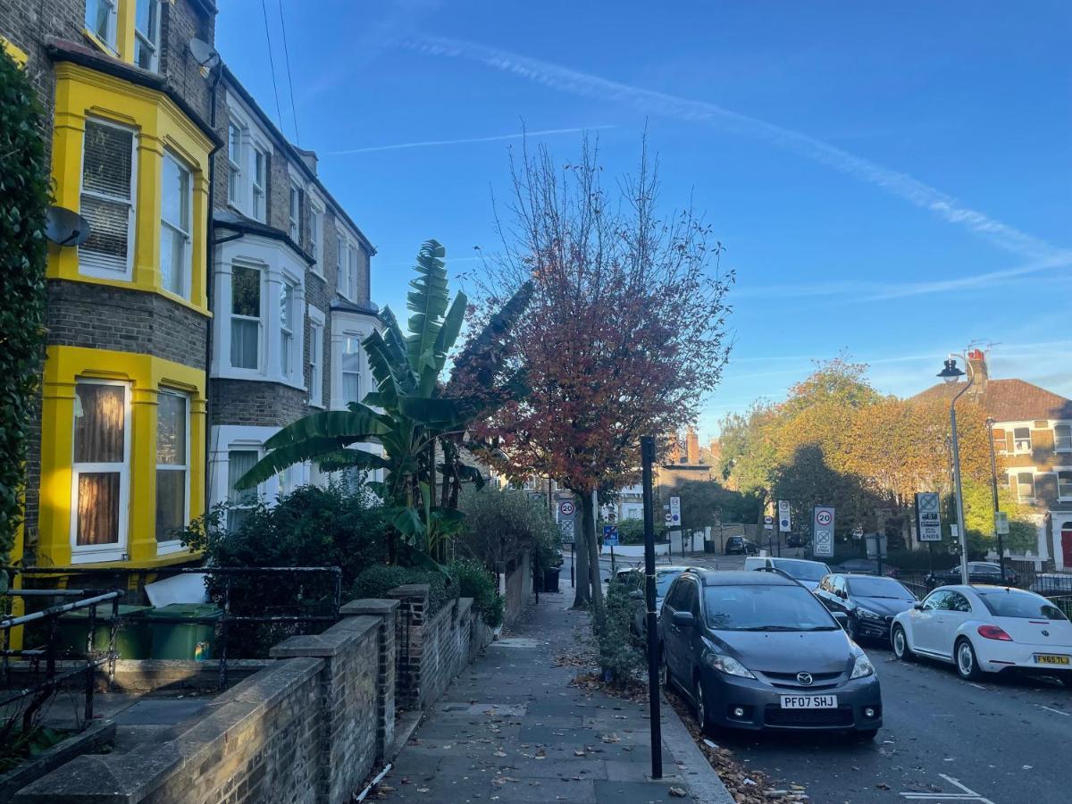 Self-Contained Flat On The 2Nd Floor You Will Share With One Other Guest, In A Family House 2 Minutes Walk From Tufnell Park Station 2Nd Floor With Stairs London Kültér fotó