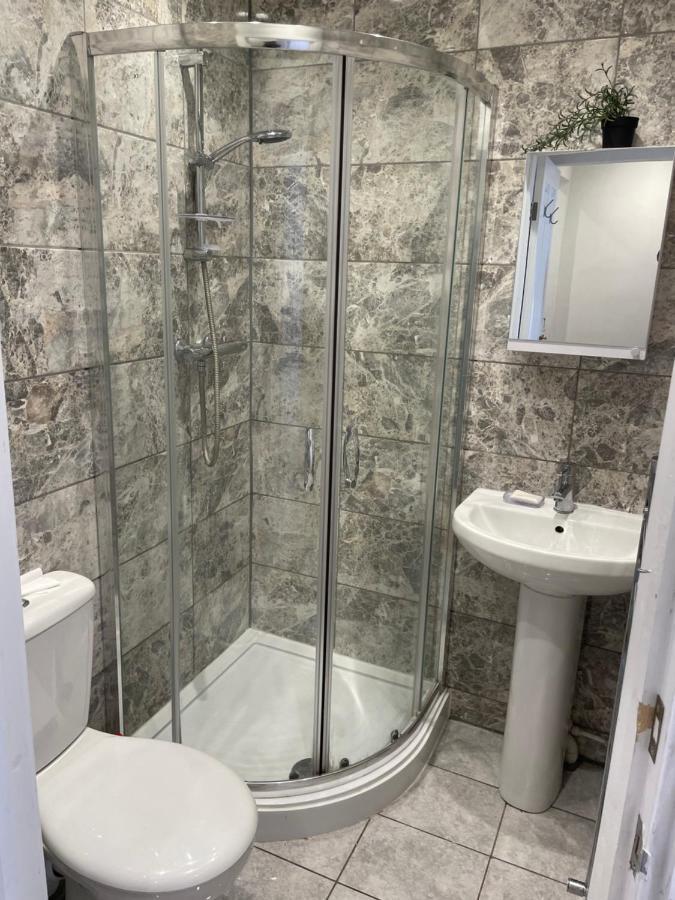Self-Contained Flat On The 2Nd Floor You Will Share With One Other Guest, In A Family House 2 Minutes Walk From Tufnell Park Station 2Nd Floor With Stairs London Kültér fotó