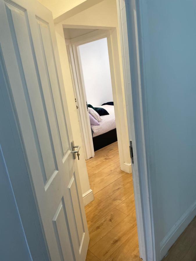 Self-Contained Flat On The 2Nd Floor You Will Share With One Other Guest, In A Family House 2 Minutes Walk From Tufnell Park Station 2Nd Floor With Stairs London Kültér fotó