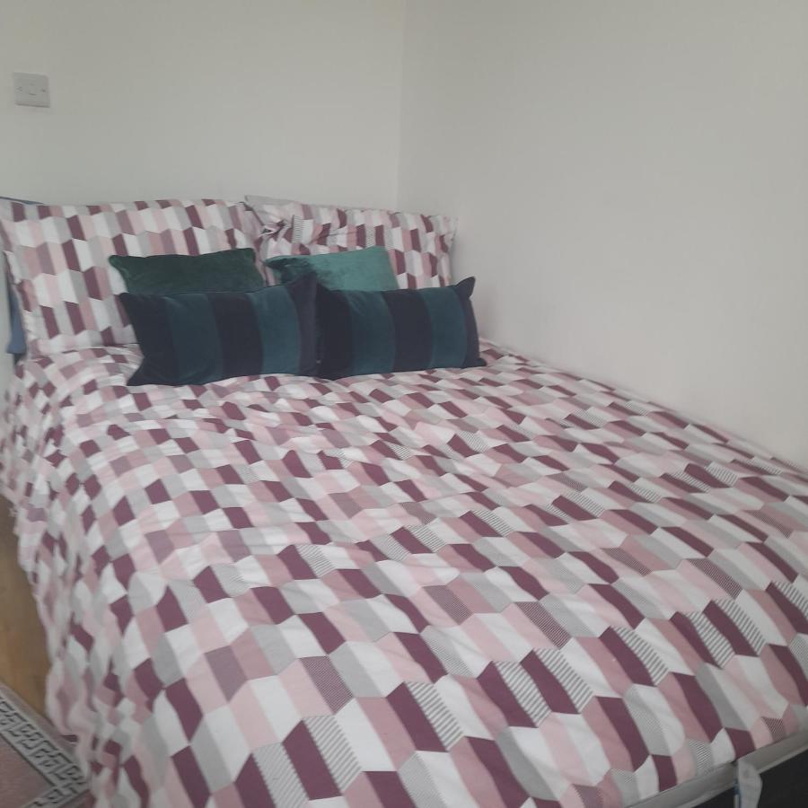 Self-Contained Flat On The 2Nd Floor You Will Share With One Other Guest, In A Family House 2 Minutes Walk From Tufnell Park Station 2Nd Floor With Stairs London Kültér fotó